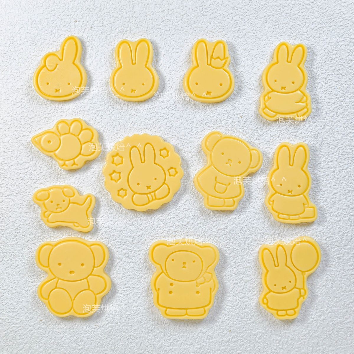Cute 3D Press Cookie Mold with - Unique Tech Accessories ulasan dan harga